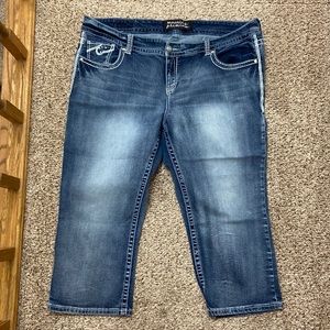 Maurices Premium capris size 24 Reg